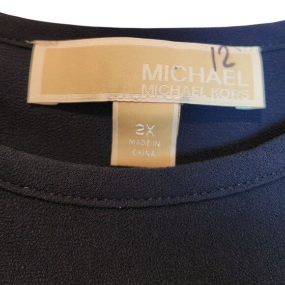 Michael Kors Women’s Plus 2X Navy Blue Blouse 100% Polyester Machine Washable - Picture 3 of 7